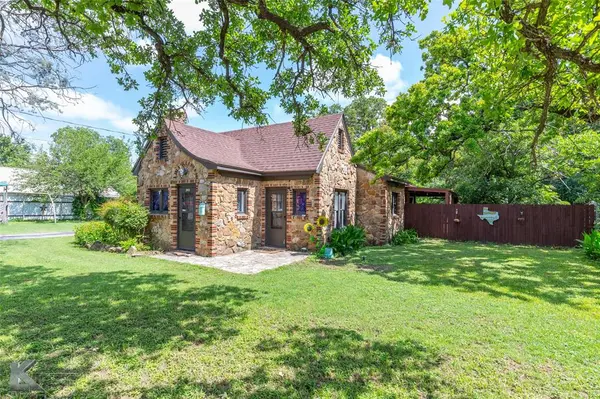 202 E Ross Street, Rising Star, TX 76471