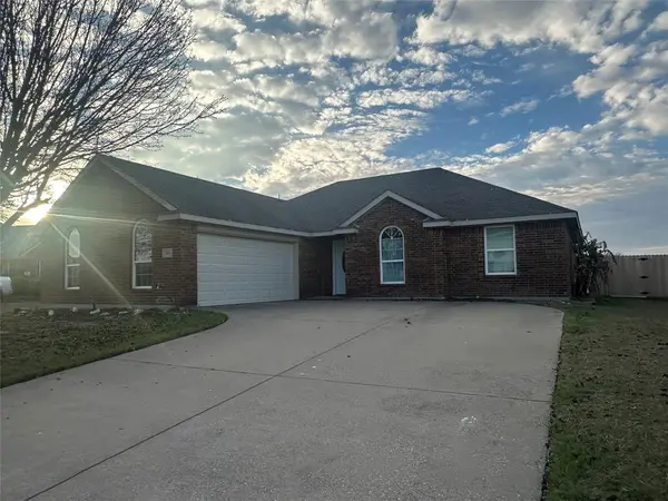 203 Shadow Bend Drive, Red Oak, TX 75154