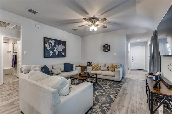 140 Greengate Drive, Boyd, TX 76023