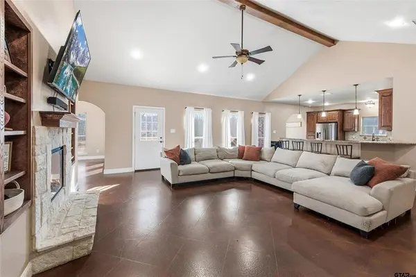 205 Vz County Road 4807, Ben Wheeler, TX 75754