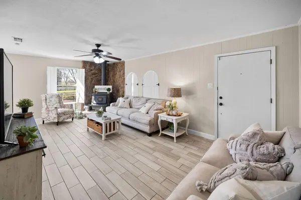 1132 N Fm 17, Alba, TX 75410