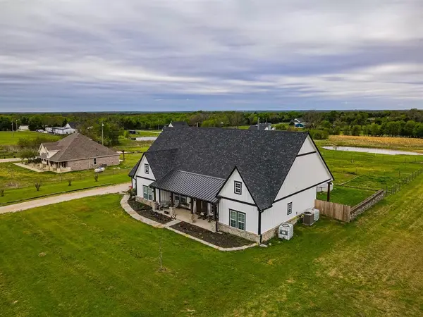 4886 County Road 1037, Celeste, TX 75423