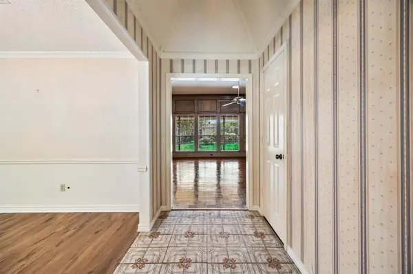 2106 Meadowview Circle, Garland, TX 75043