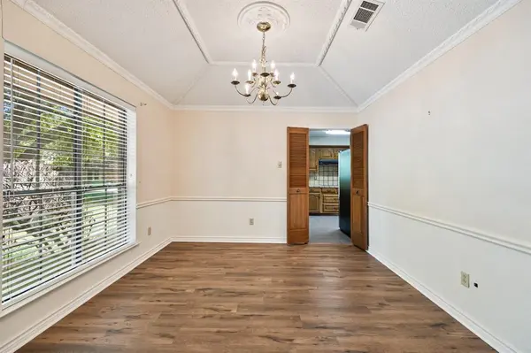 2106 Meadowview Circle, Garland, TX 75043