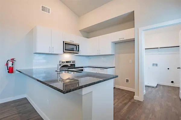 655 Wheatfield Drive, Venus, TX 76084