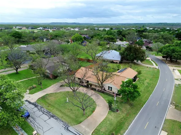 6122 Belvidere Circle, Granbury, TX 76049