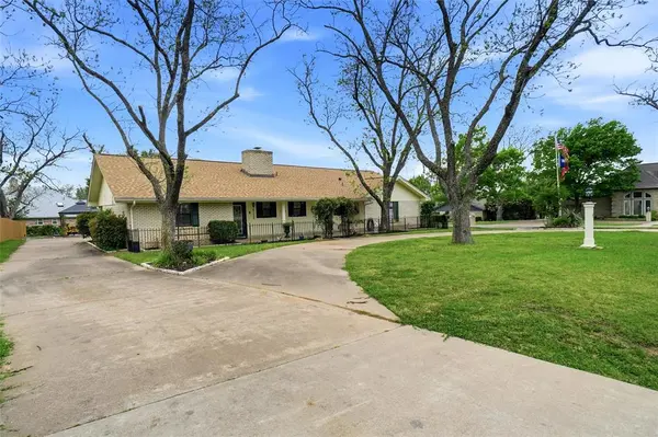 6122 Belvidere Circle, Granbury, TX 76049