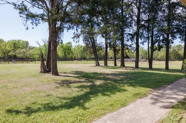 411 County Road 4313 Road, Ben Wheeler, TX 75754