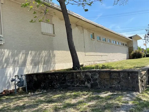 1306 13th Street, Bridgeport, TX 76426