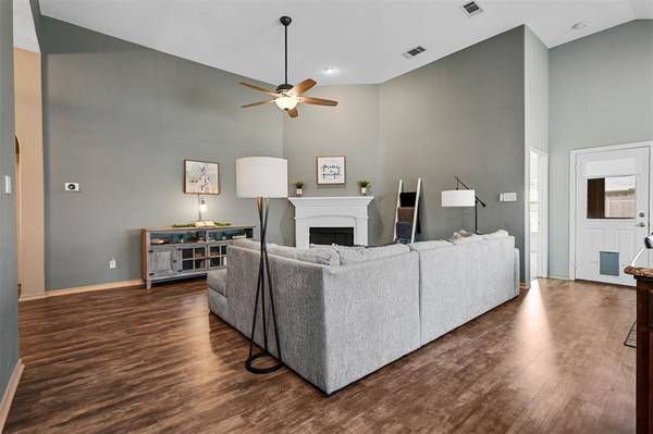 5321 Thornbush Drive, Fort Worth, TX 76179