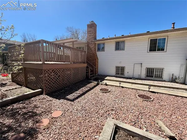 1527 Nokomis DR, Colorado Springs, CO 80915