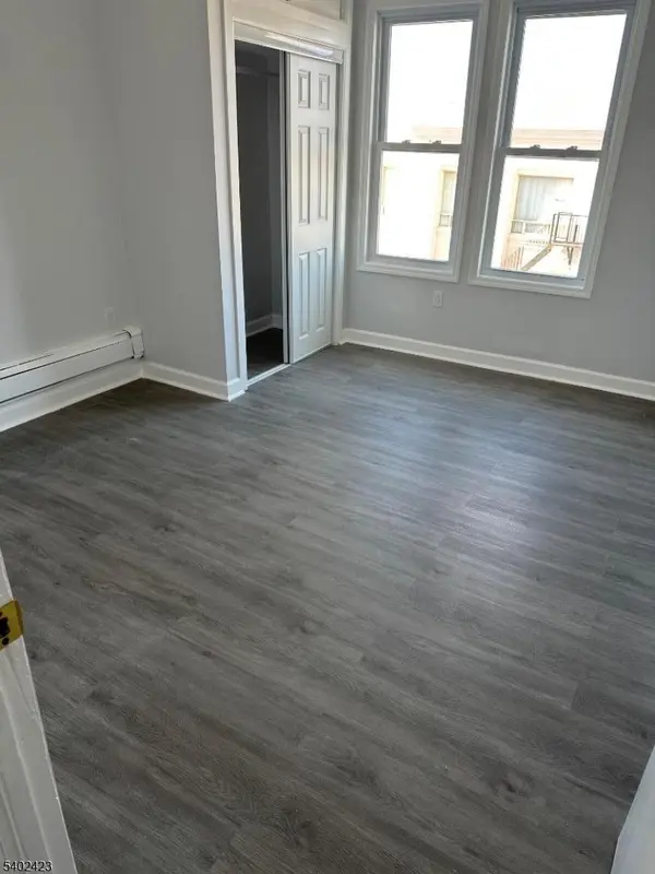 105 Broadway, Newark City, NJ 07104