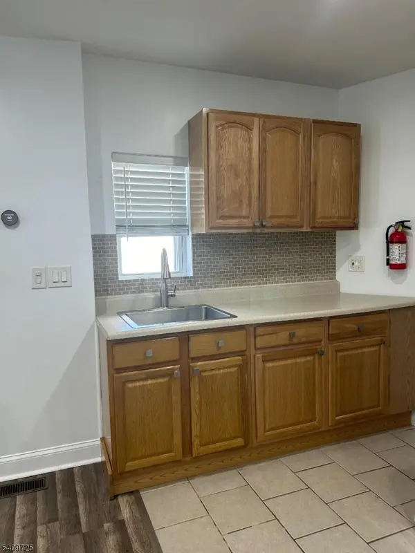 119 Columbus Pl, Roselle Park Boro, NJ 07204