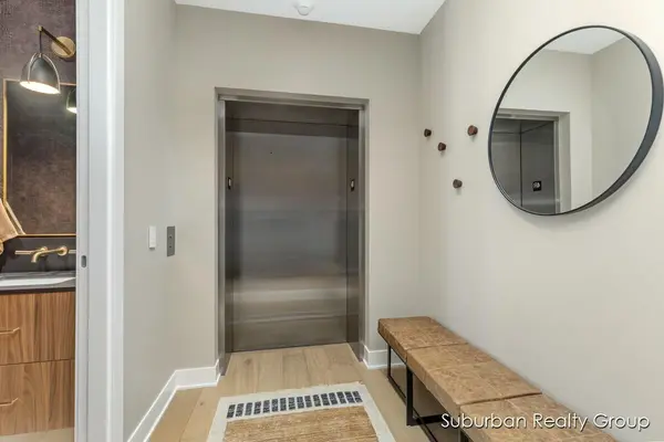 159 S River AVE #401, Holland City, MI 49423