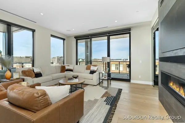 159 S River AVE #401, Holland City, MI 49423