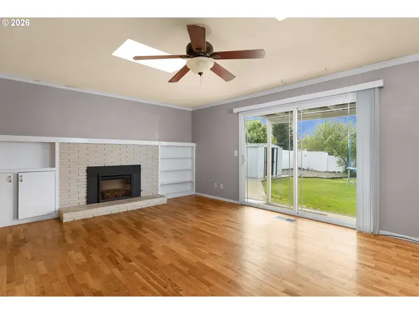 757 NE CLOVER AVE, Roseburg, OR 97470