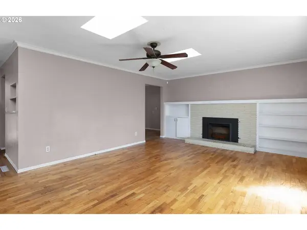 757 NE CLOVER AVE, Roseburg, OR 97470