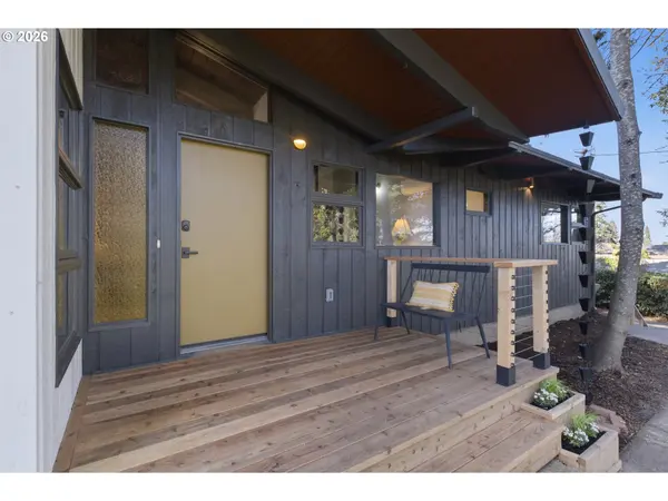 927 KINGWOOD DR NW, Salem, OR 97304