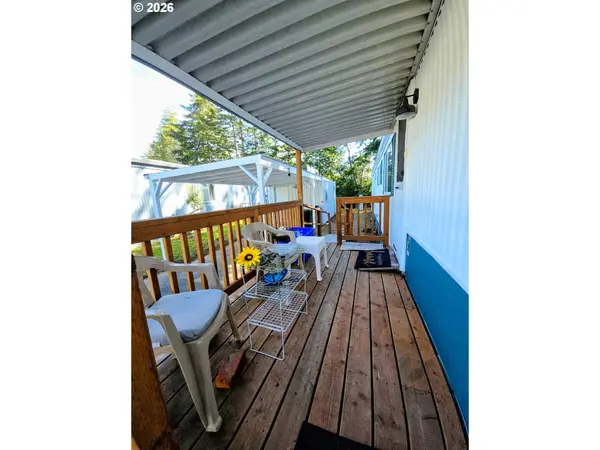 3365 TIDEWATER DR, Coos Bay, OR 97420
