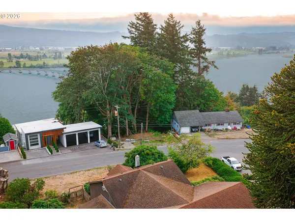 500 COLUMBIA ST, Cathlamet, WA 98612