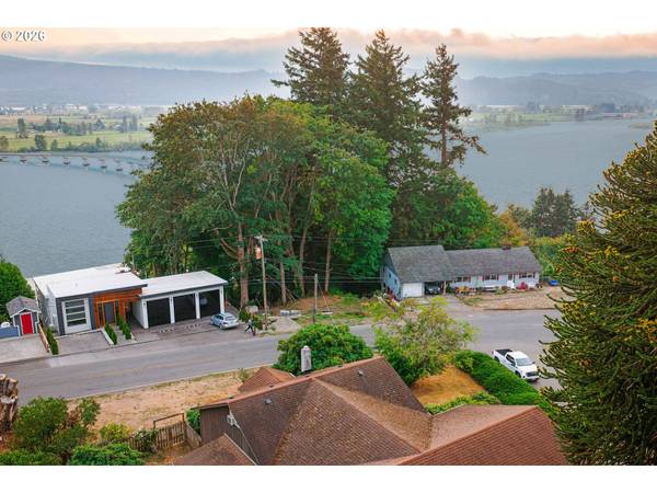 500 COLUMBIA ST, Cathlamet, WA 98612