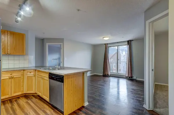 186 Kananaskis Way #213, Canmore, AB T1W 0A2