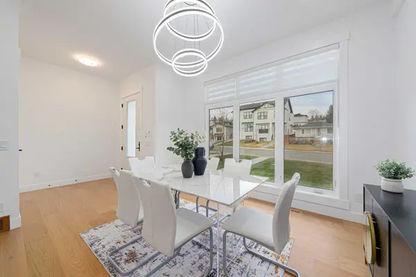 5003 21 AVE NW, Calgary, AB T3B 0X3