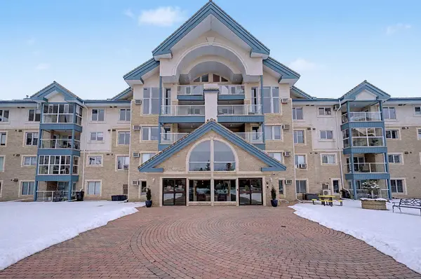 7239 Sierra Morena BLVD SW #106, Calgary, AB T3H 3L7