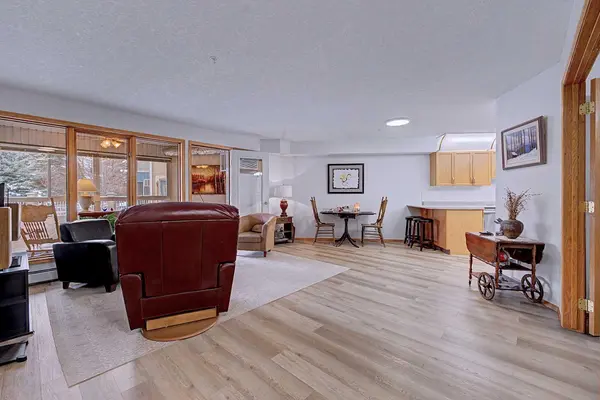 7239 Sierra Morena BLVD SW #106, Calgary, AB T3H 3L7