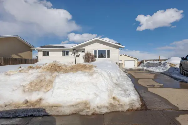 185 Sitka DR, Fort Mcmurray, AB T9H 3C1