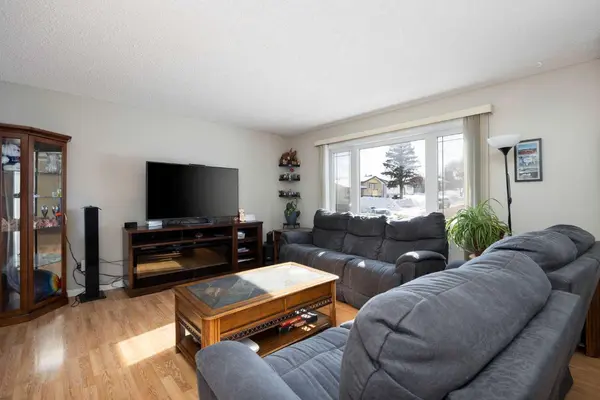 185 Sitka DR, Fort Mcmurray, AB T9H 3C1