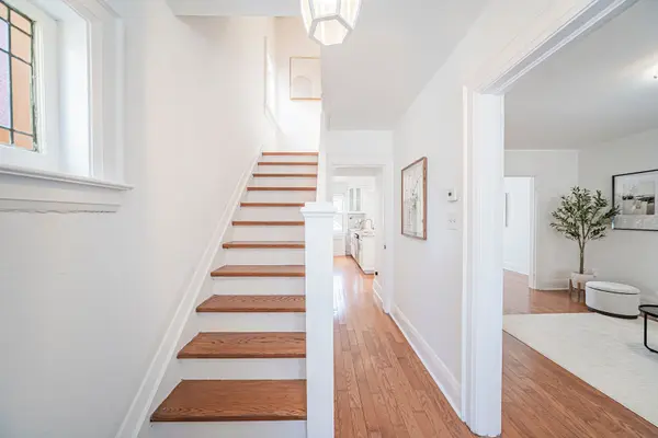 54 Latimer AVE, Toronto C04, ON M5N 2L8