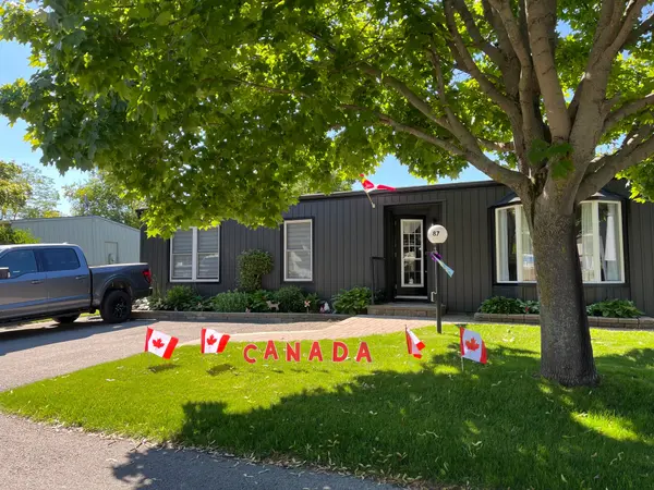 87 Bluffs RD, Clarington, ON L1B 1B9