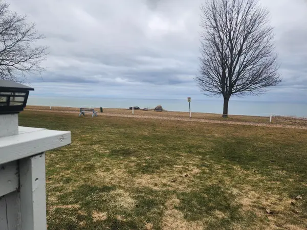 87 Bluffs RD, Clarington, ON L1B 1B9