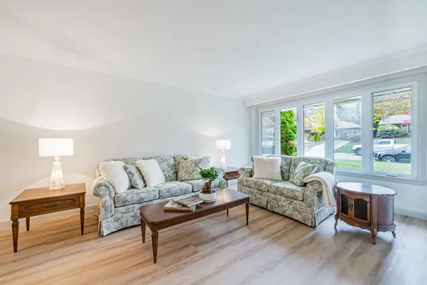 962 Mohawk ST, Oshawa, ON L1G 3B2