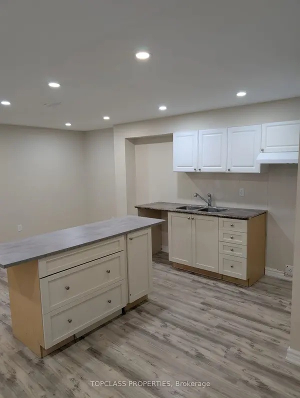 76 Samandria AVE, Whitby, ON L1R 3G5