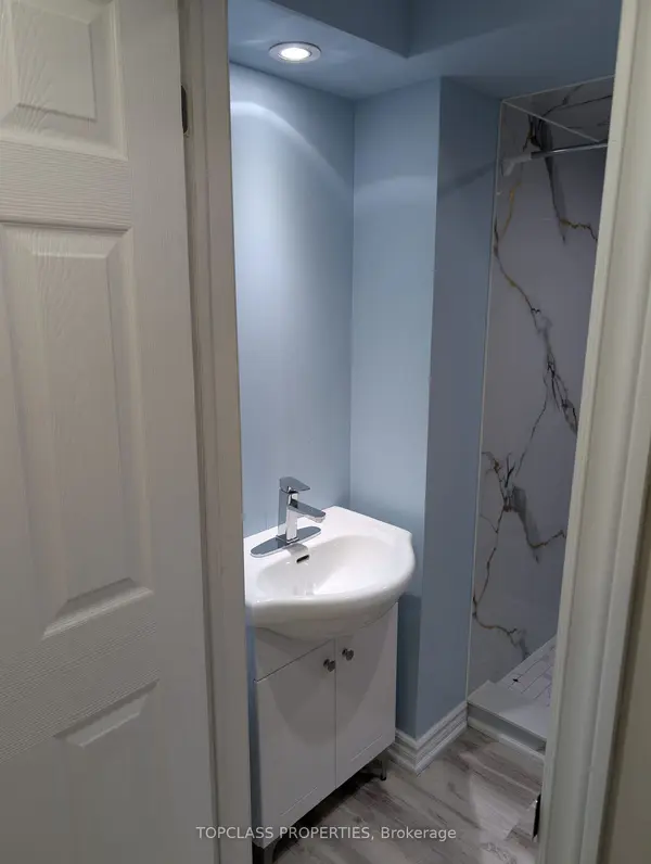 76 Samandria AVE, Whitby, ON L1R 3G5