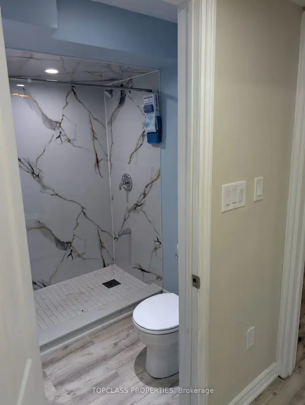 76 Samandria AVE, Whitby, ON L1R 3G5