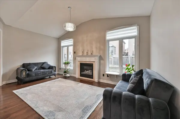 170 Ascalon DR, Vaughan, ON L6A 0M8