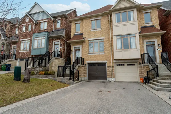 21 Ypres RD, Toronto W03, ON M6M 1N9