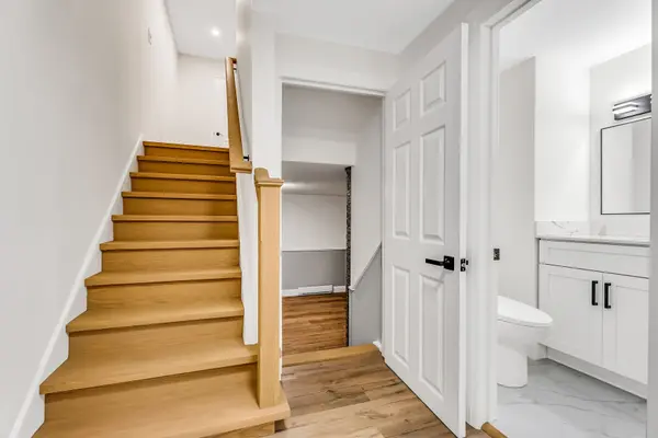 27 Tulip ST #10, Oakville, ON L6L 3V3