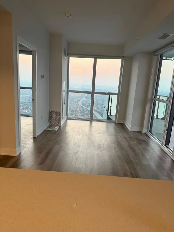 430 Square One DR #4911, Mississauga, ON L5B 0L6