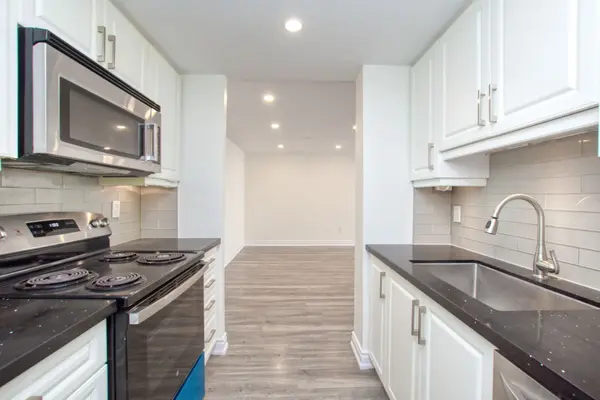 320 Dixon RD #1511, Toronto W09, ON M9R 1S8