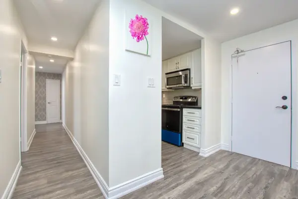 320 Dixon RD #1511, Toronto W09, ON M9R 1S8