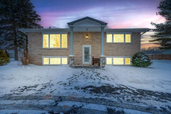 3567 Egremont RD, Plympton-wyoming, ON N0M 1E0