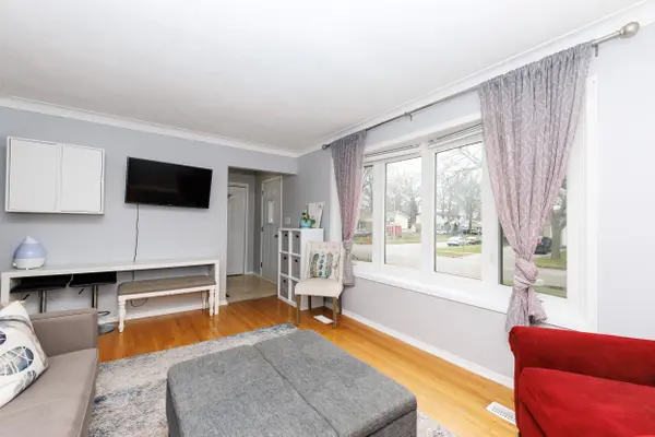 5915 FRONTENAC ST N, Niagara Falls, ON L2G 3B1