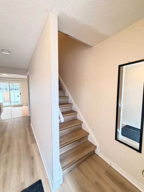 1462 HEATHERINGTON RD #G, Hunt Club - South Keys And Area, ON K1V 6S1