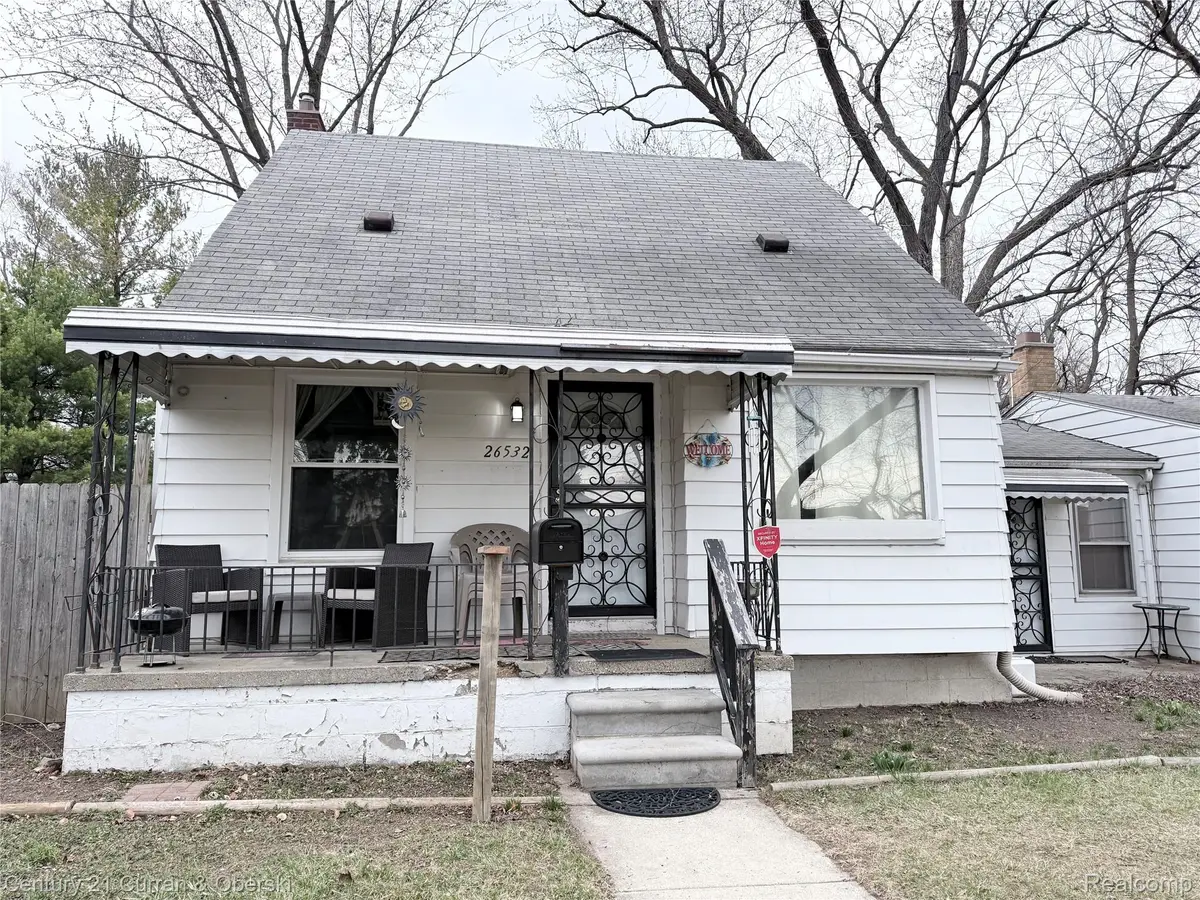 26532 Powers AVE, Dearborn Heights, MI 48125