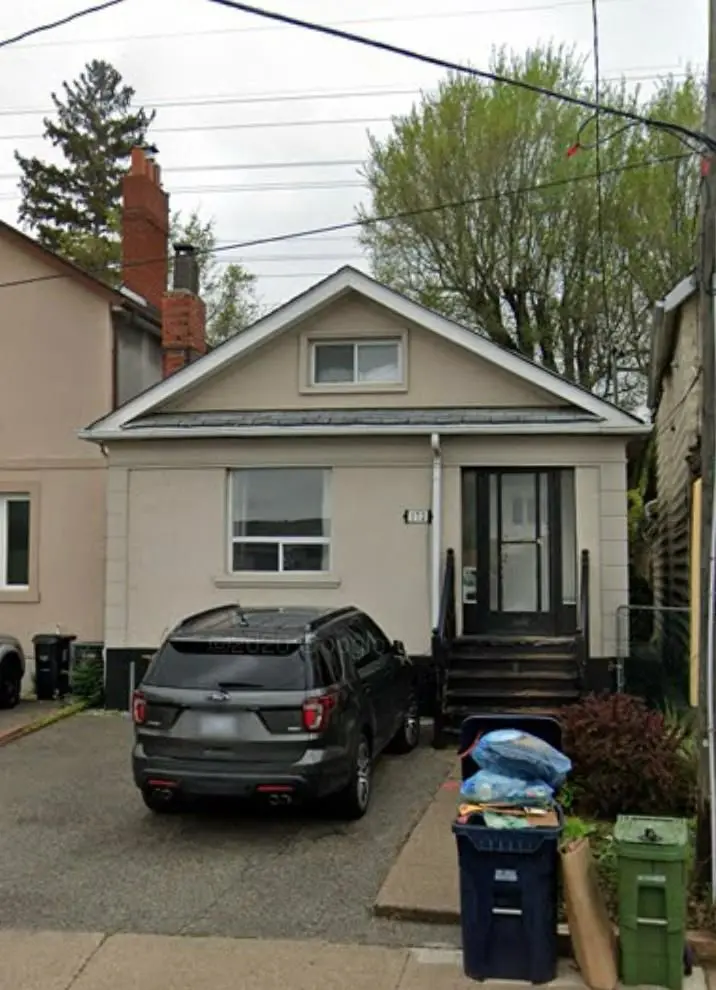 172 Eileen AVE, Toronto W03, ON M6N 1W1