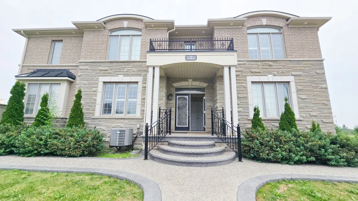 2 Buchanan CRES, Brampton, ON L6X 0Z3